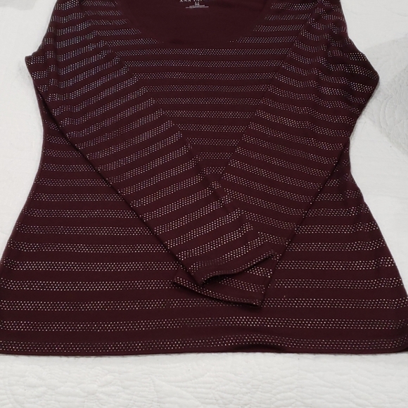 Top - Picture 2 of 3